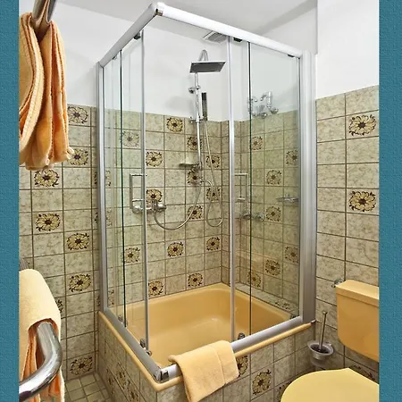 Zur Kastanie מולהיים אן דר רור