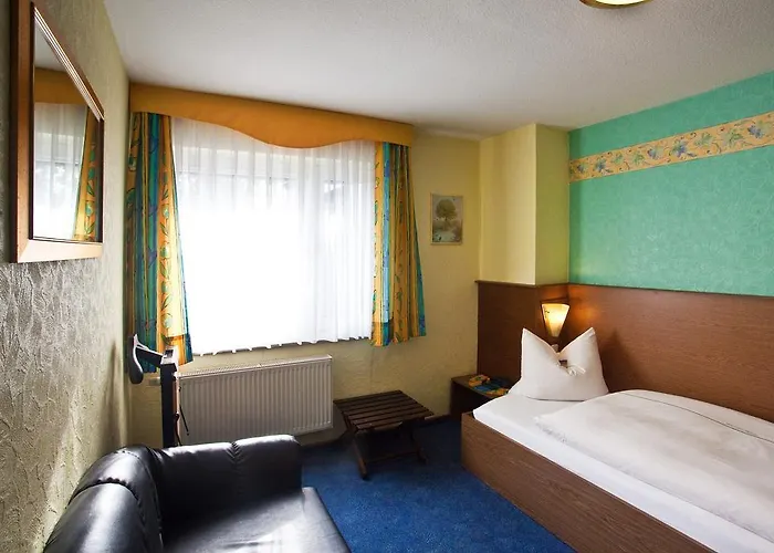 Hotel Zur Kastanie 3*